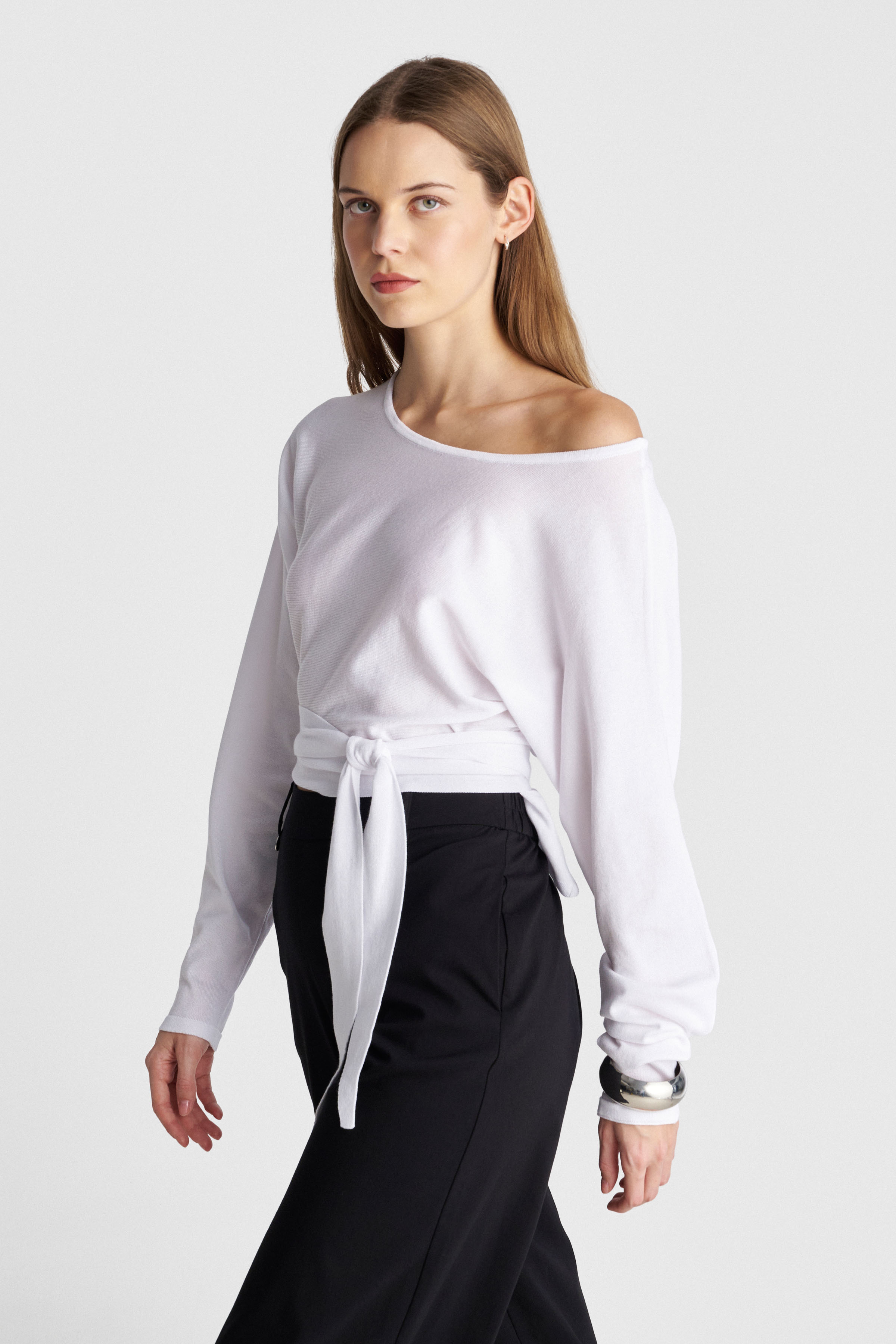 Knitted blouse with tie - White