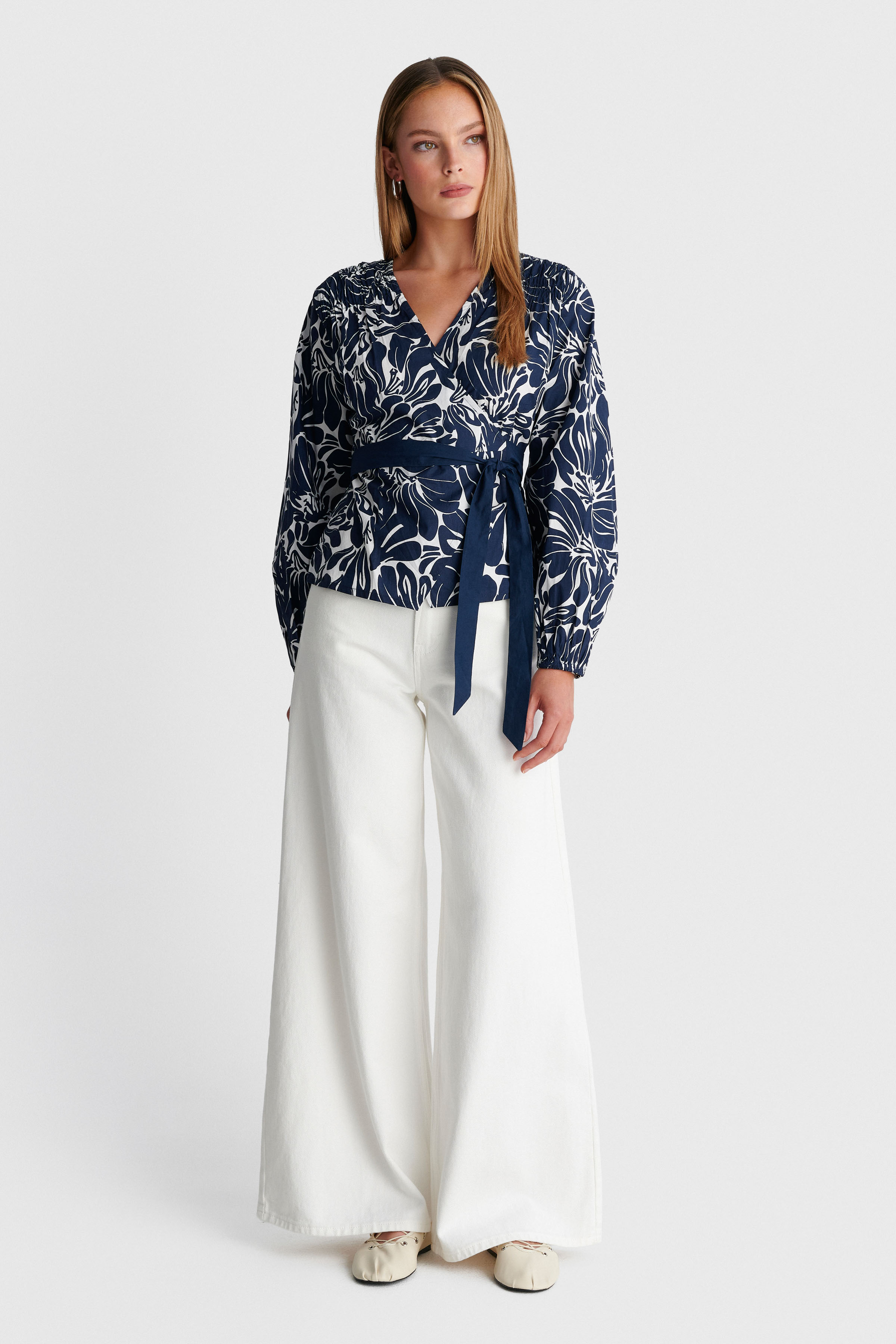 Printed wrap top with belt - Blue