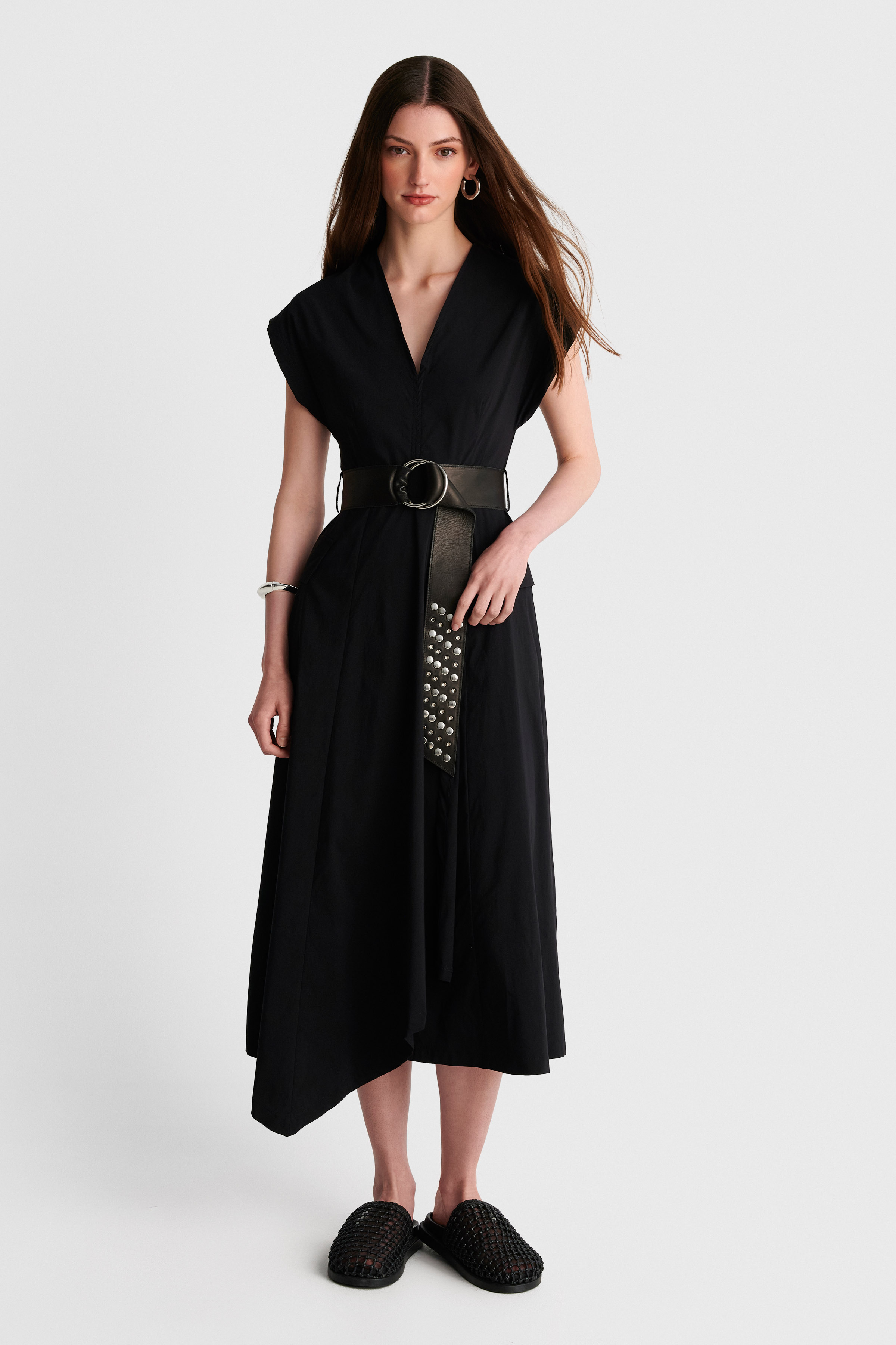 Maxi dress with belt and decorative pockets - Black