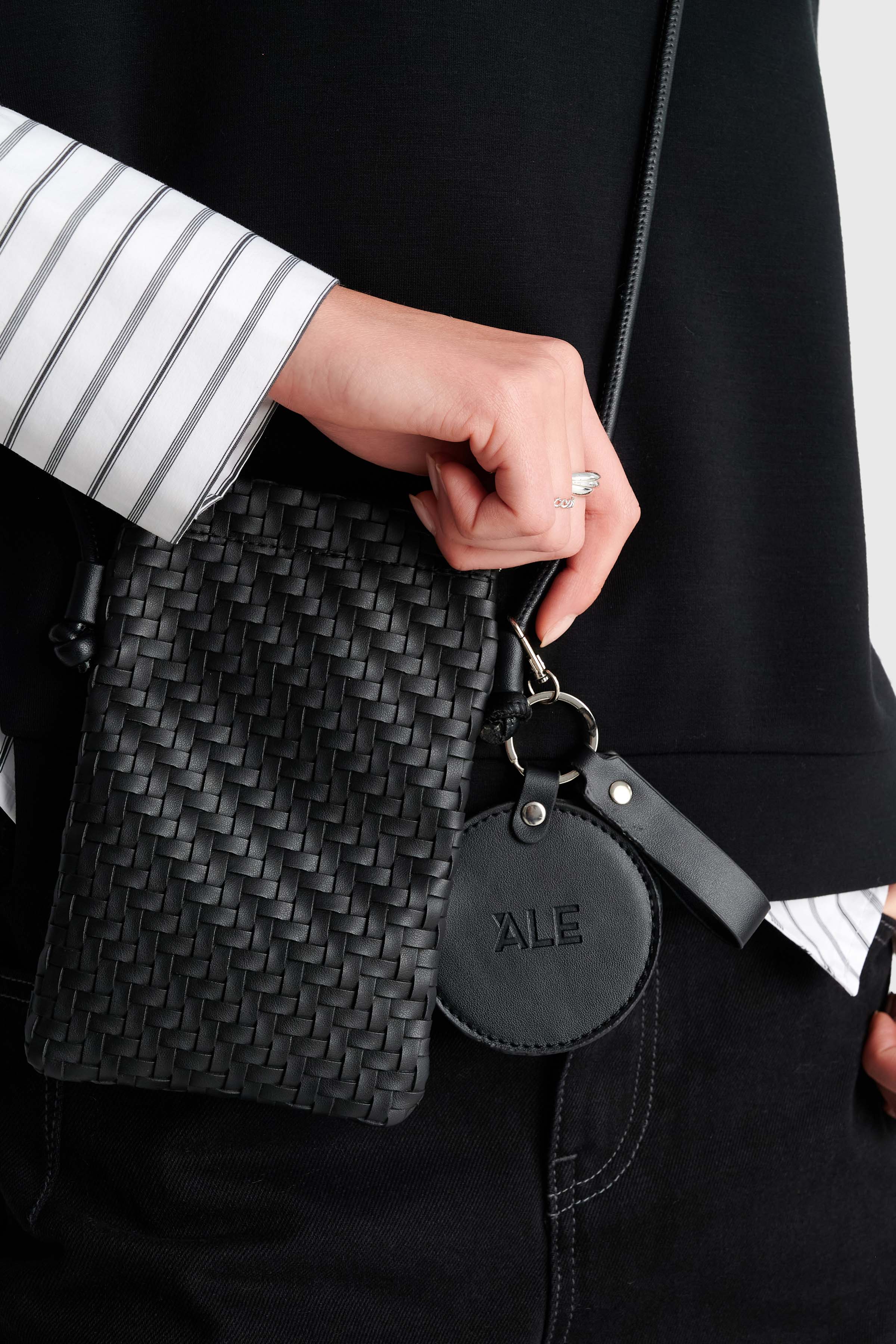 Textured phone bag - Black