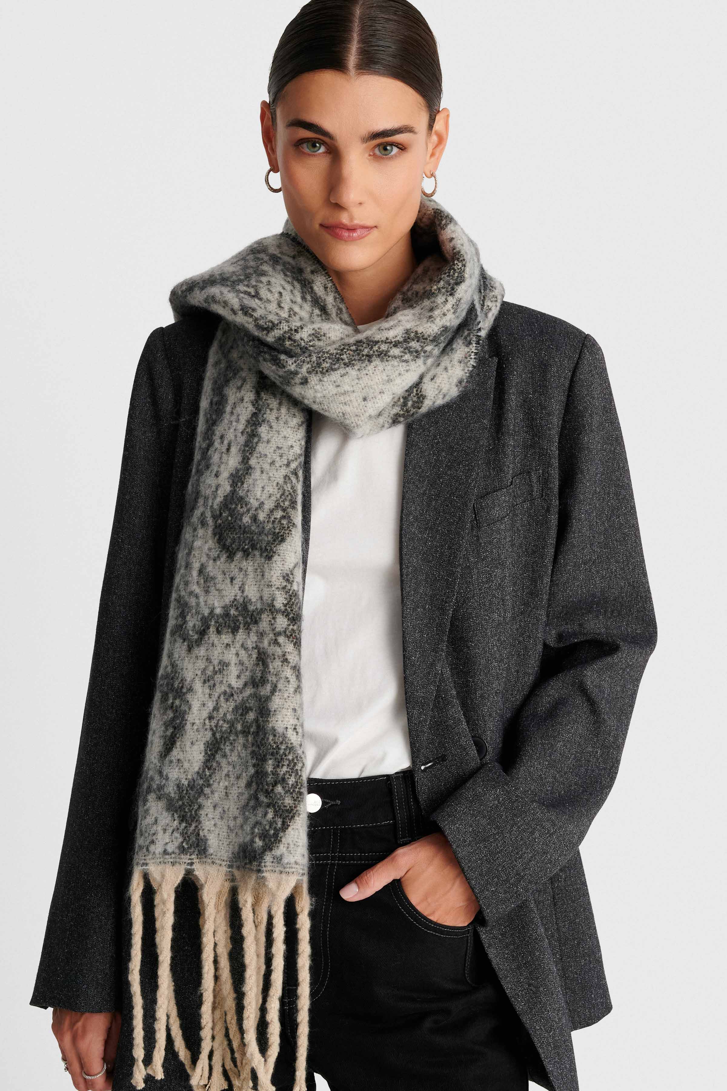 Printed scarf with fringes - Grey