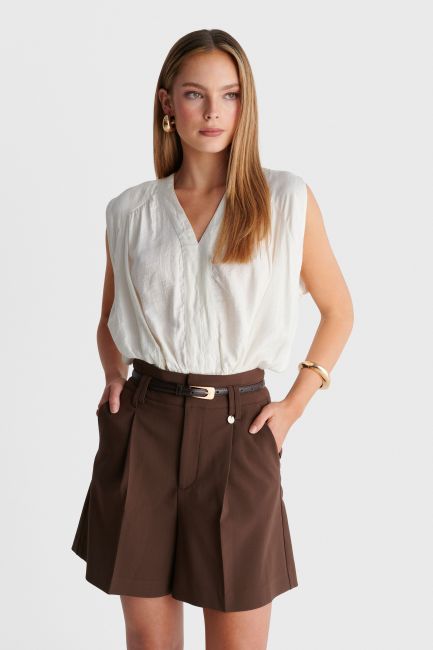 Bermuda shorts with belt - Brown