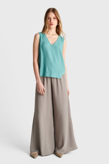 V-neck sleeveless top - Green