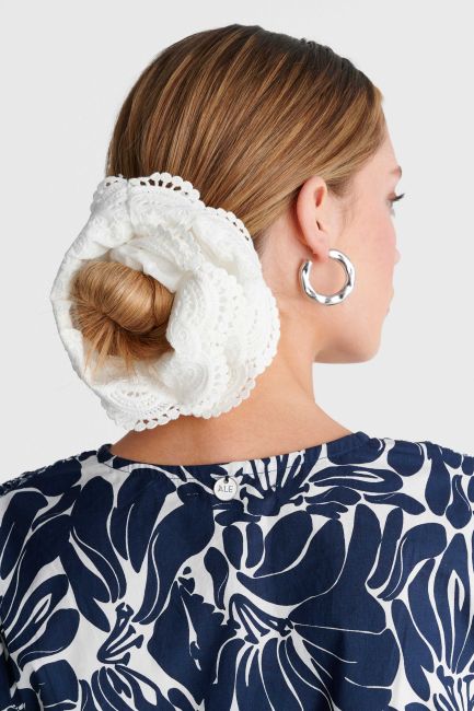 Lace hair scrunchie - White
