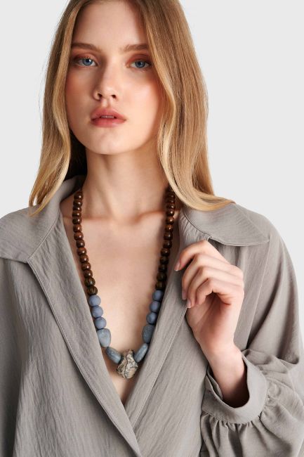 Necklace with beads - Grey