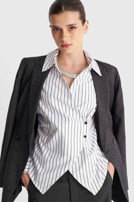 Striped shirt with asymmetric fastening - White