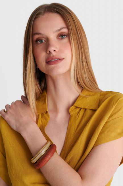 Set of metal and wooden bracelets - Multicolor