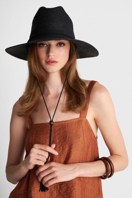 Straw hat with cord - Black