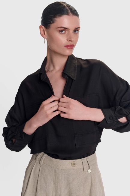 Tunic with decorative pockets - Black