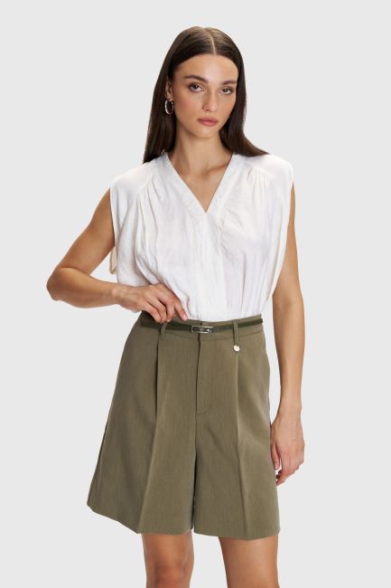 Bermuda shorts with belt - Green