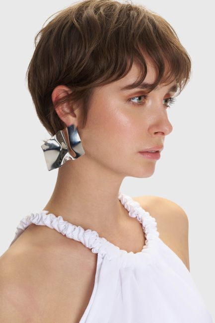 Irregular-shaped earrings - Metallic