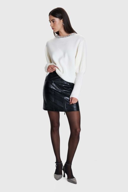 Knitted blouse with decorative-elements - White