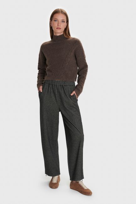 Knitted blouse with turtleneck - Brown