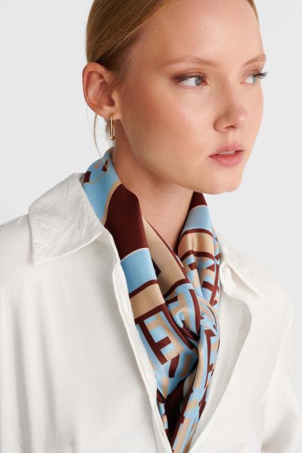 Satin scarf with a geometric pattern - Blue