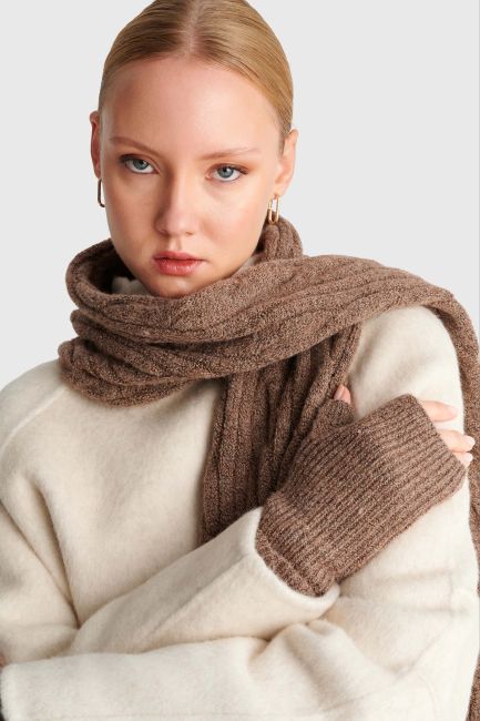 2-piece set with scarf and gloves - Brown